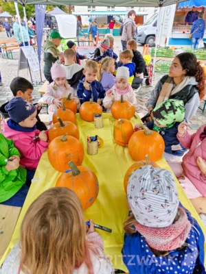 Foto des Albums: Bunt und lecker war der PriMa-Treff Herbst- und Kürbismarkt