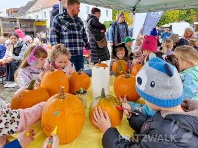 Foto des Albums: Bunt und lecker war der PriMa-Treff Herbst- und Kürbismarkt