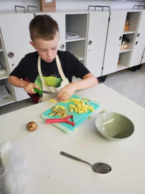 Foto des Albums: Kartoffelsuppe der Klasse 4 im Herbst 2025