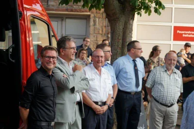 Foto des Albums: Übergabe des Einsatzleitwagen 1 der Feuerwehr Fränkisch-Crumbach und Reichelsheim