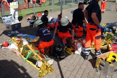 Foto des Albums: Fachdienstübergreifende Großübung – Brand in einem Schulgebäude