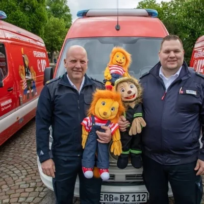 Foto des Albums: Land Hessen übergibt Gerätewagen für Brandschutzerziehung