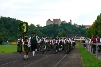 Festumzug zum 25 j&auml;hrigem Jubil&auml;um  (Bild vergr&ouml;&szlig;ern)