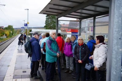 Traurig - Die S-Bahn f&auml;hrt jetzt nicht  (Bild vergr&ouml;&szlig;ern)