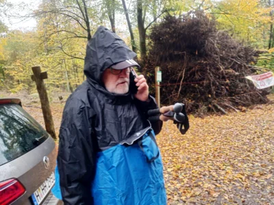 Noch Abmeldungen per Telefon.  (Bild vergr&ouml;&szlig;ern)
