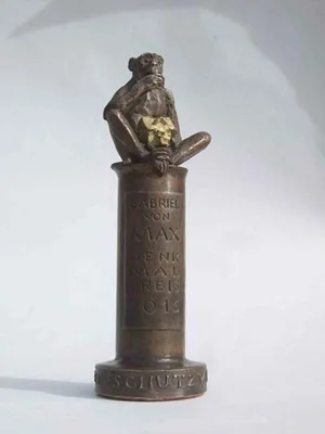 Skulptur Denkmalpreis von Ernst Gr&uuml;nwald  (Bild vergr&ouml;&szlig;ern)
