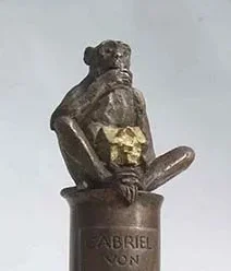 Skulptur Gabriel von Max Denkmalpreis von Ernst Gr&uuml;nwald  (Bild vergr&ouml;&szlig;ern)