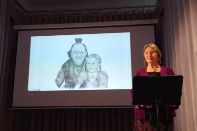 Gretes Oma  (Bild vergr&ouml;&szlig;ern)