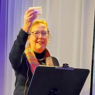 Heike mit der Kernseife  (Bild vergr&ouml;&szlig;ern)