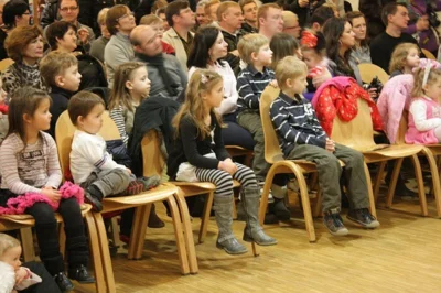 Foto des Albums: Смех и веселье на карнавальном вечере 2014 - 10