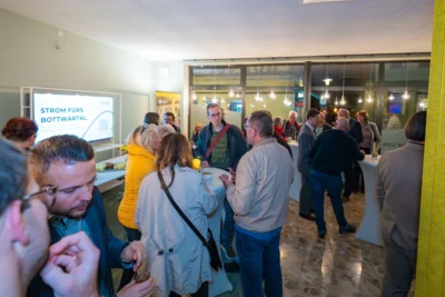 Im Kundenzentrum ging die Party weiter0-Eroeffnung-27 