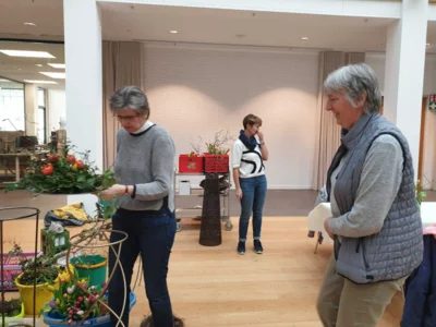 Die Holtl&auml;nder LandFrauen zauberten den Fr&uuml;hling in das Sparkassenforum!  (Bild vergr&ouml;&szlig;ern)