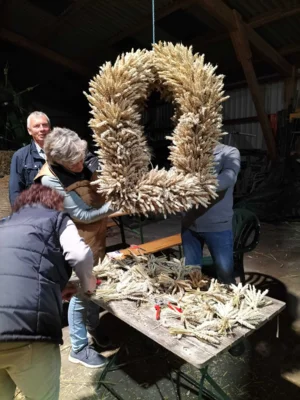 Foto des Albums: Erntekrone binden