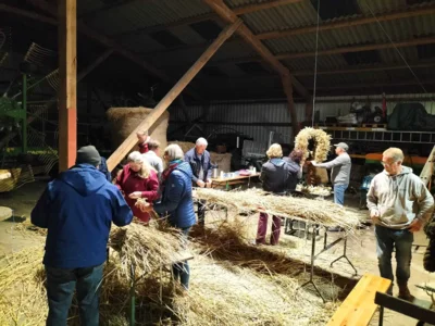 Foto des Albums: Erntekrone binden