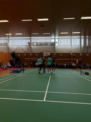 Spielbeginn  (Bild vergr&ouml;&szlig;ern)