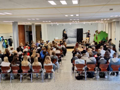 Foto des Albums: Theater zum Thema Mobbing an der TSDGS