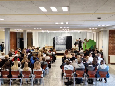 Foto des Albums: Theater zum Thema Mobbing an der TSDGS