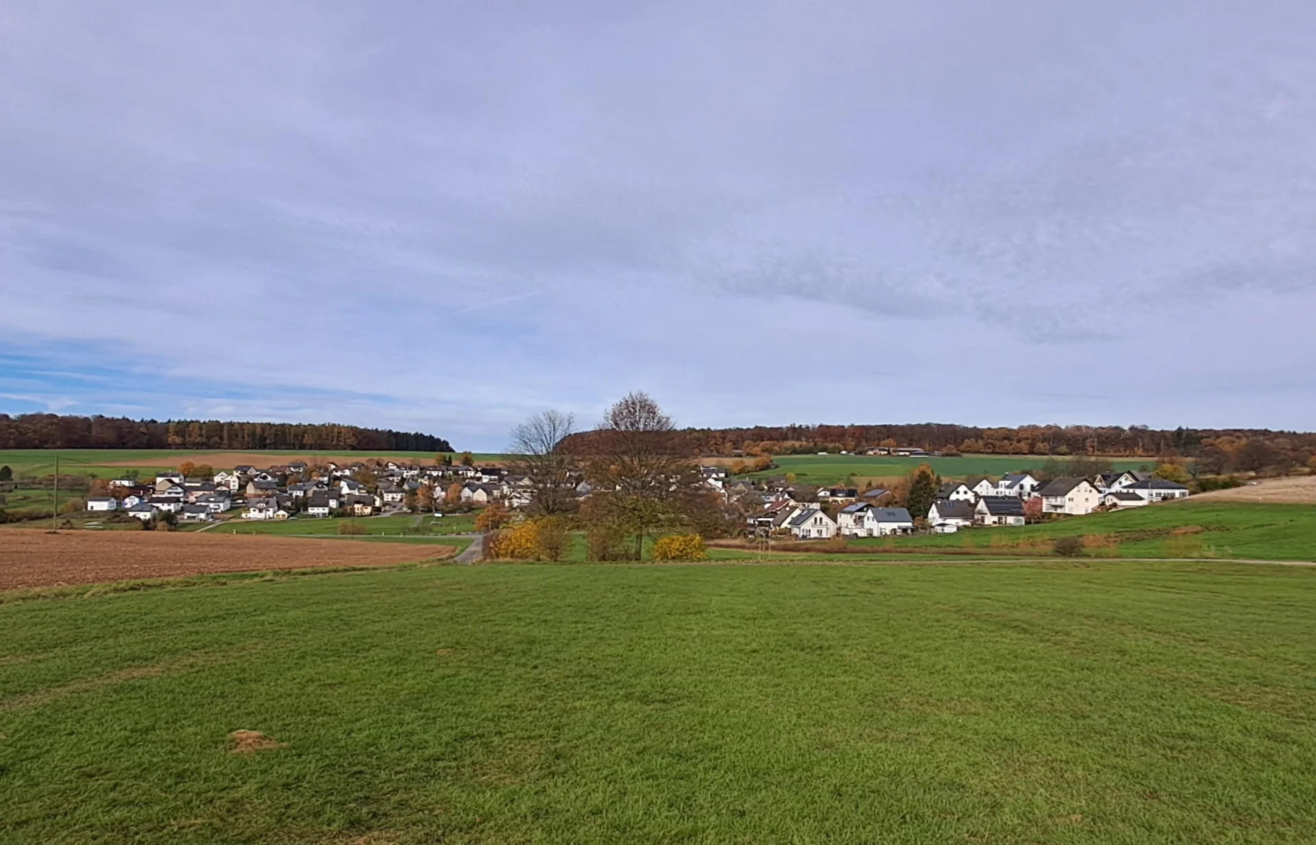 Bild: Bettendorf Panorama inkl Sonnenhof vom Alten Friedhof aus