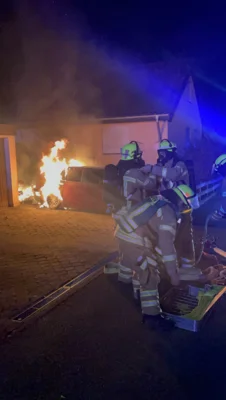 Foto des Albums: EINSATZ BR2 PKW-Brand Bäumlesgewand