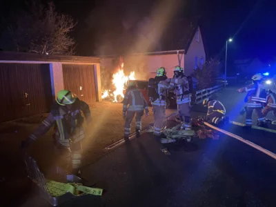 Foto des Albums: EINSATZ BR2 PKW-Brand Bäumlesgewand