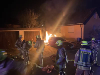 Foto des Albums: EINSATZ BR2 PKW-Brand Bäumlesgewand