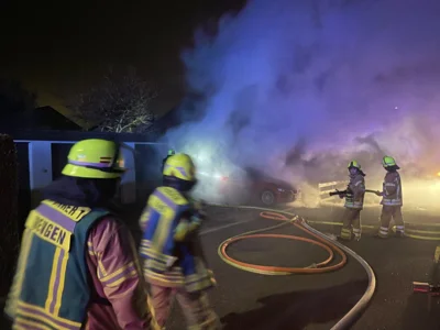 Foto des Albums: EINSATZ BR2 PKW-Brand Bäumlesgewand