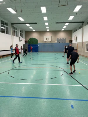 Dangerous beim Badminton2  (Bild vergr&ouml;&szlig;ern)