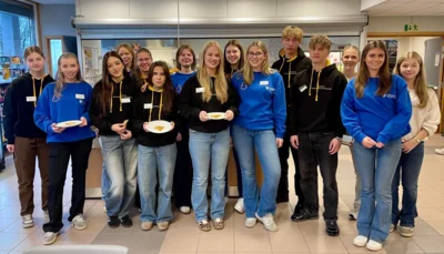 Gruppenbild nach Workshop norwegische Waffeln mit braunem K&auml;se 