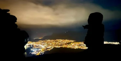 Ulsteinvik von den Bergen aus 