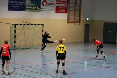 Foto des Albums: Trotz Leistungssteigerung nach der Pause: Weißeritztal siegt knapp