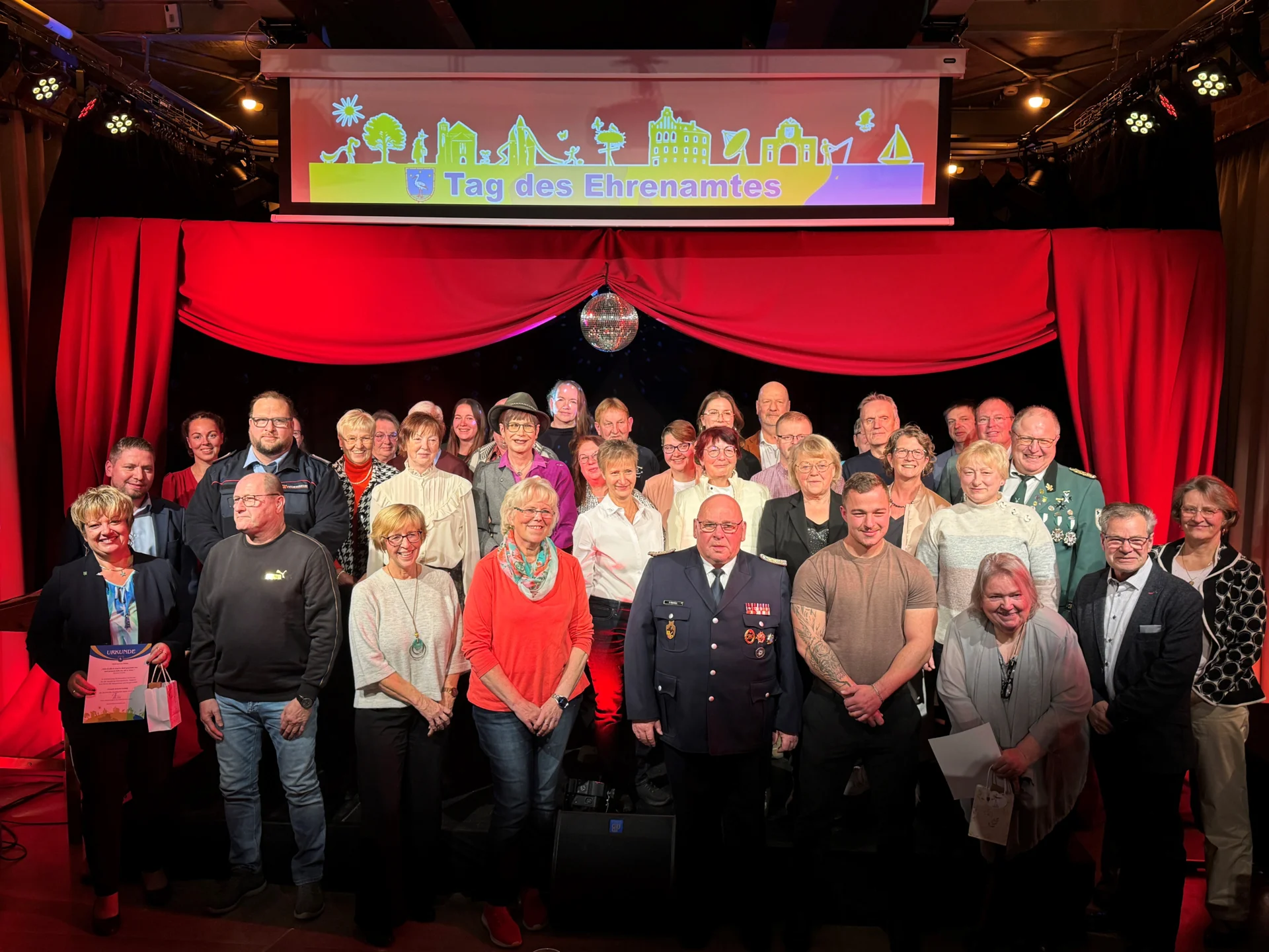 Bild: Tag des Ehrenamtes 2025 - Gruppenfoto, Foto Franziska Münn