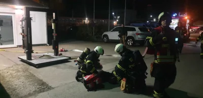 Erste Person gerettet  (Bild vergr&ouml;&szlig;ern)