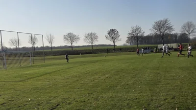 Foto des Albums: Auswärtssieg! LSV-er drehen Spiel in den Schlussminuten in See