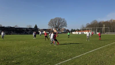 Foto des Albums: Auswärtssieg! LSV-er drehen Spiel in den Schlussminuten in See