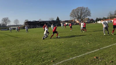 Foto des Albums: Auswärtssieg! LSV-er drehen Spiel in den Schlussminuten in See