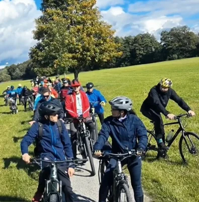 2025-09-14 TdoD Ankunft der Radler mit der BI 18sind1  (Bild vergr&ouml;&szlig;ern)