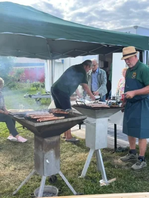 Bratstand1  (Bild vergr&ouml;&szlig;ern)
