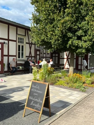 Empfang G&auml;ste  (Bild vergr&ouml;&szlig;ern)