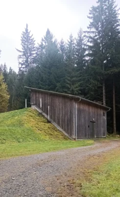 Der Prackenbacher Hochbeh&auml;lter: Ein externes Fachb&uuml;ro wird auch f&uuml;r die kommenden Jahre die Geb&uuml;hrenkalkulation f&uuml;r Trinkwasser und Entw&auml;sserung &uuml;bernehmen, so hat der Prackenbacher Gemeinderat entschieden.  (Bild vergr&ouml;&szlig;ern)