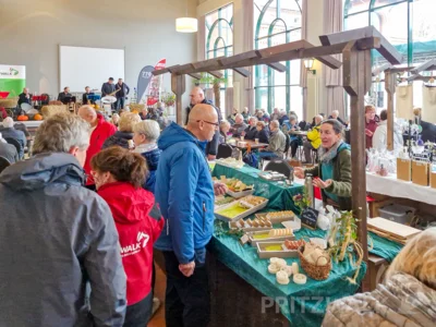 Foto des Albums: Knieper- und Regionalmarkt in der 