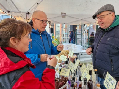 Foto des Albums: Knieper- und Regionalmarkt in der 