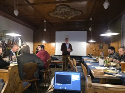 Christian Glas bei der Begr&uuml;&szlig;ung  (Bild vergr&ouml;&szlig;ern)
