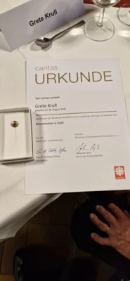 Ein genauerer Blick auf die Urkunde  (Bild vergr&ouml;&szlig;ern)