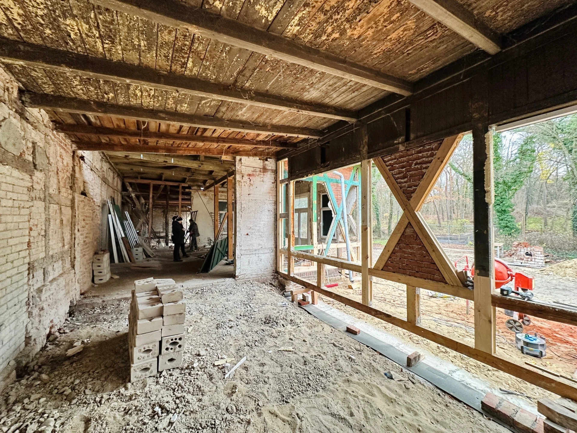 Bild: Blick in den Seitenflügel der Trinkhalle