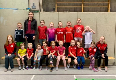 Hallenolympiade 2025 Gruppenbild (Foto: A. Klingebiel)  (Bild vergr&ouml;&szlig;ern)
