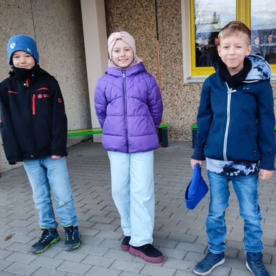 Klasse 4 Noah, Elise, Mateo  (Bild vergr&ouml;&szlig;ern)