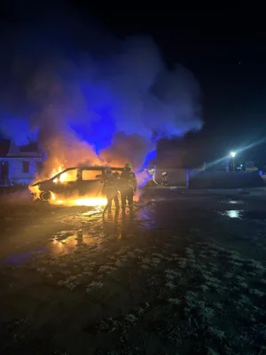 20251121-PKW-Brand-Heidestra&szlig;e-Lostau-03  (Bild vergr&ouml;&szlig;ern)