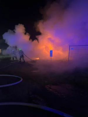 20251121-PKW-Brand-Heidestra&szlig;e-Lostau-04  (Bild vergr&ouml;&szlig;ern)