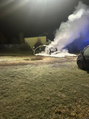 20251121-PKW-Brand-Heidestra&szlig;e-Lostau-09  (Bild vergr&ouml;&szlig;ern)