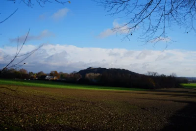 Benthe - Blick zum Waldberg  (Bild vergr&ouml;&szlig;ern)